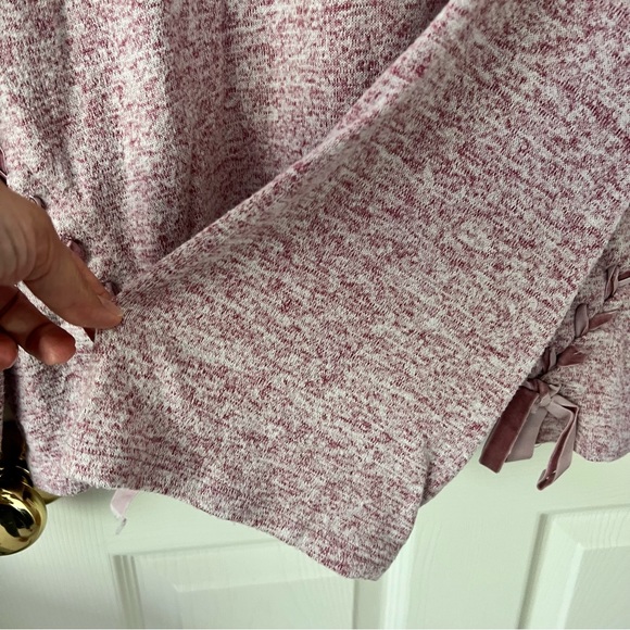 Thyme and Honey Long Sleeve Tee Scoop Neck Relaxed Fit Top Size Medium M - Picture 4 of 8